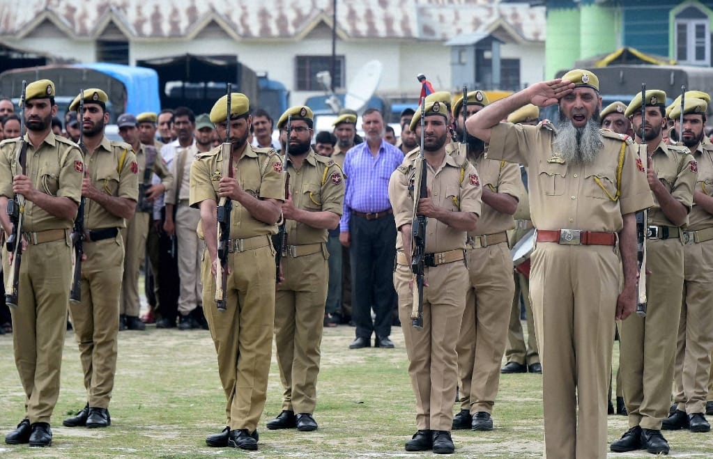Tributes to martyred policemen