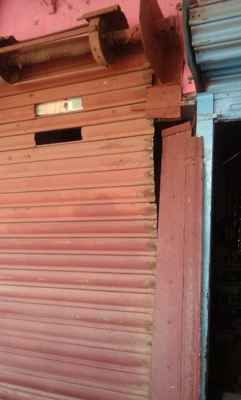 theft three shops in nichlol