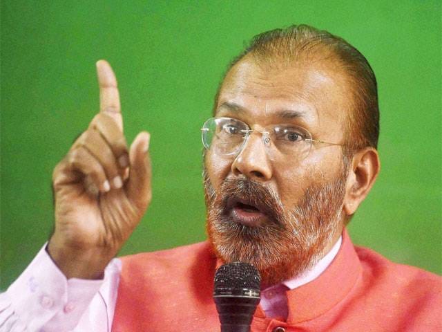 former ips officer vanzara said asaram bapu sadhvi pragya are framed
