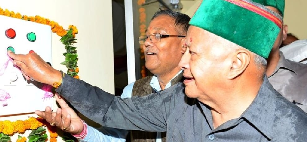 CM Virbhadra singh warning to negligent teachers.