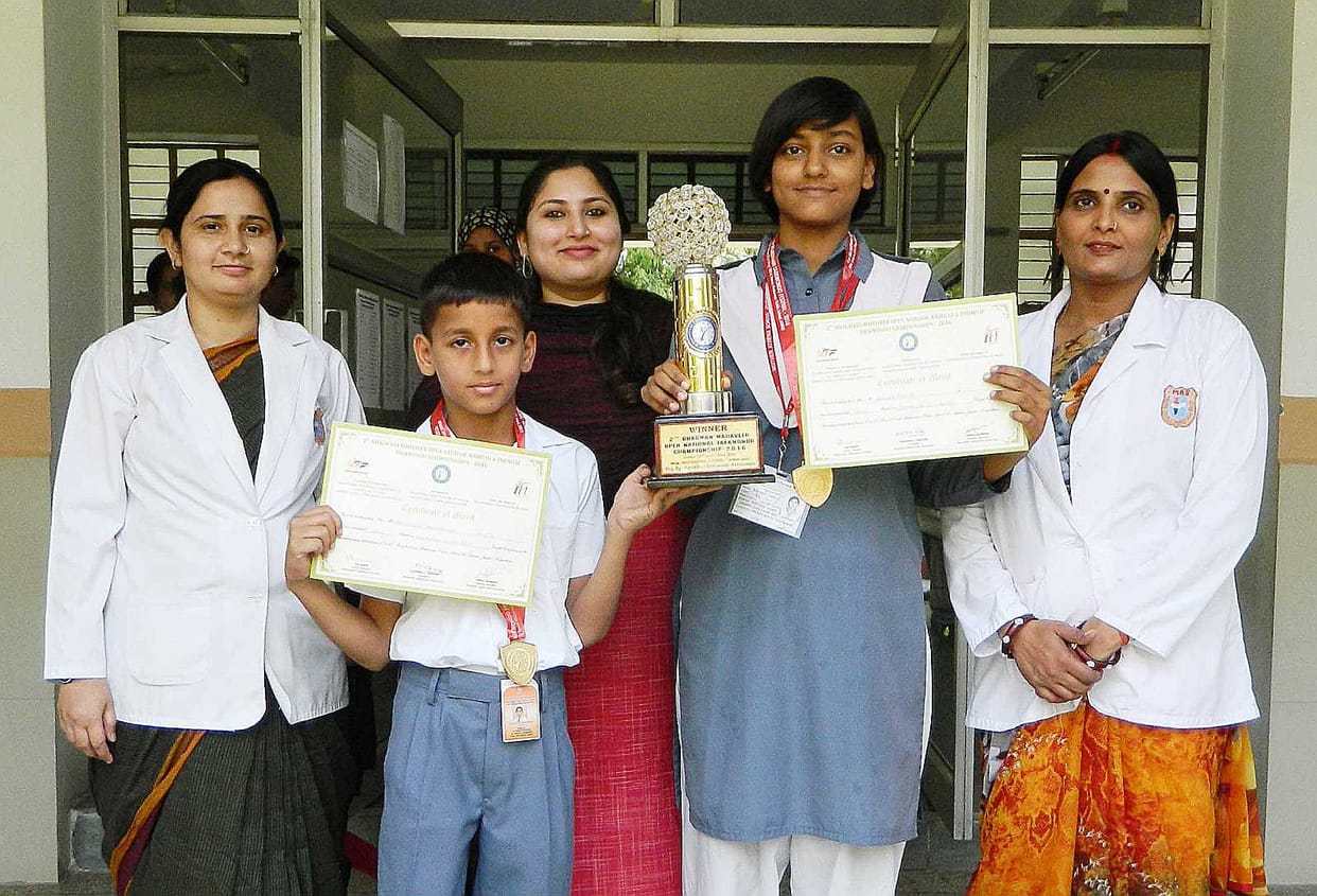 Rishika and won medals in taekwondo national Mrityunjaya