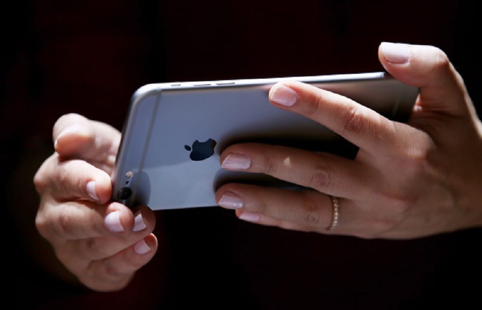 china apprehensive of Tim Cook's plan
