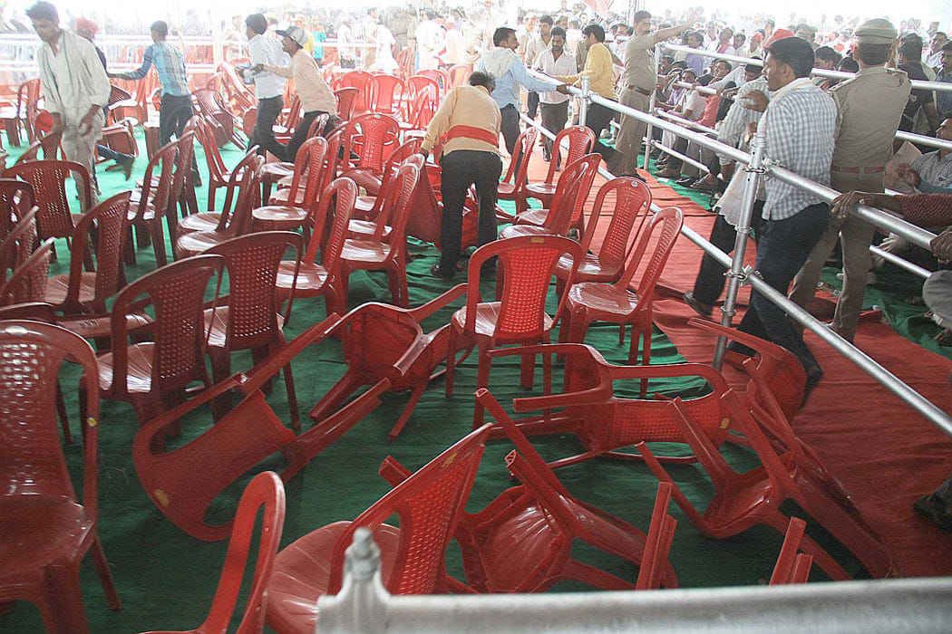 People misbehaved after CM Akhilesh railly in Badaun.