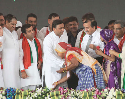 CM Akhilesh Yadav railly in Badaun, targets BJP-BSP.