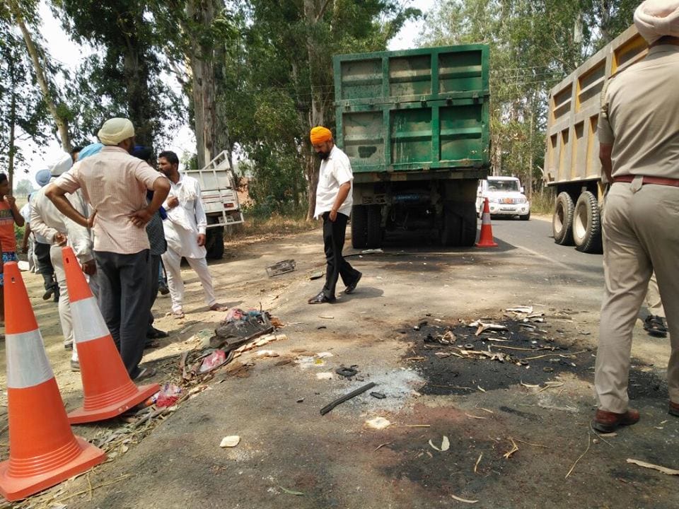 funeral of ten dead bodies died in amritsar pick up truck accident