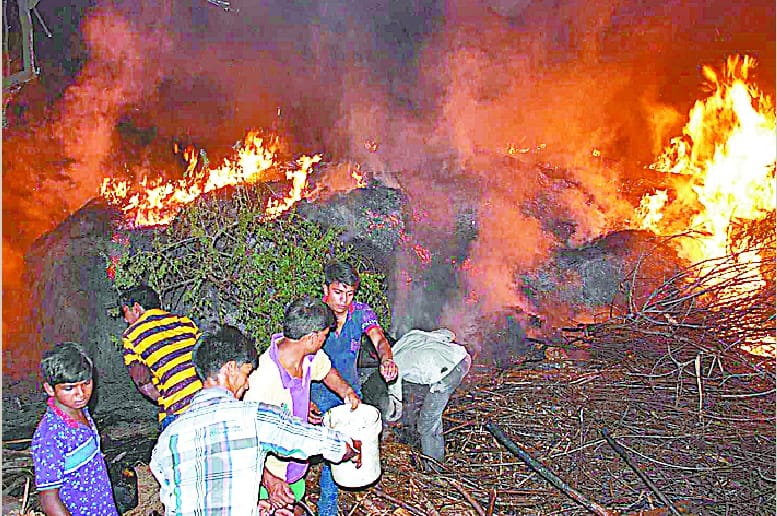 Houses burn in Muzaffarnagar