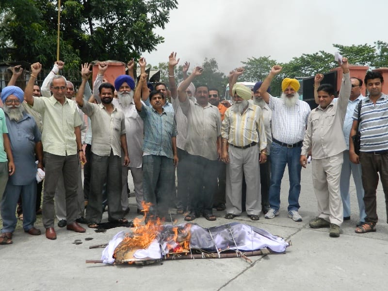 Roadways employees, government, burnt effigies, performance, Ropar