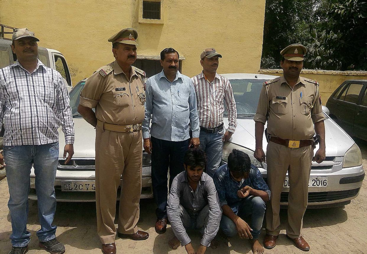 Interstate vehicle theft Two members arrested