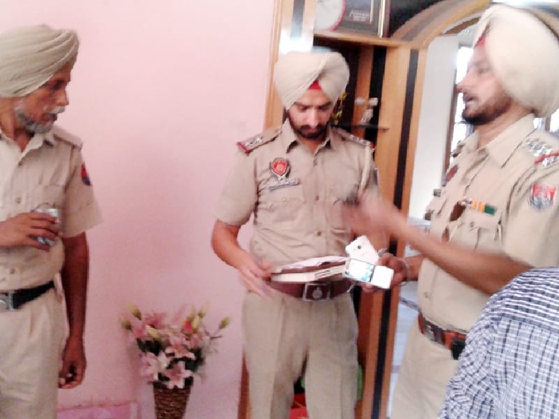 Woman attacked, masked, weapons, cash, jewelery looted, Mandi Gobindgarh
