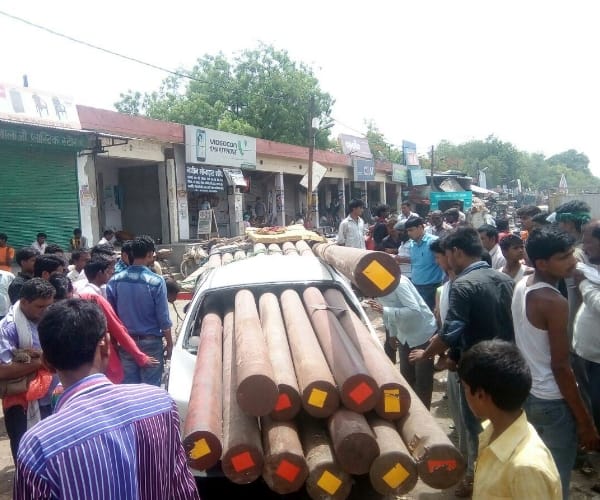 tractor car accident in kakori 