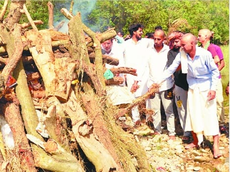 army person baldev deadbody reached in home, everyone crying