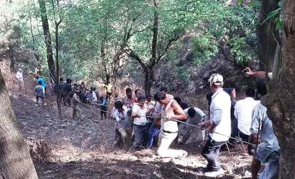 15 people were killed in road accident in almora