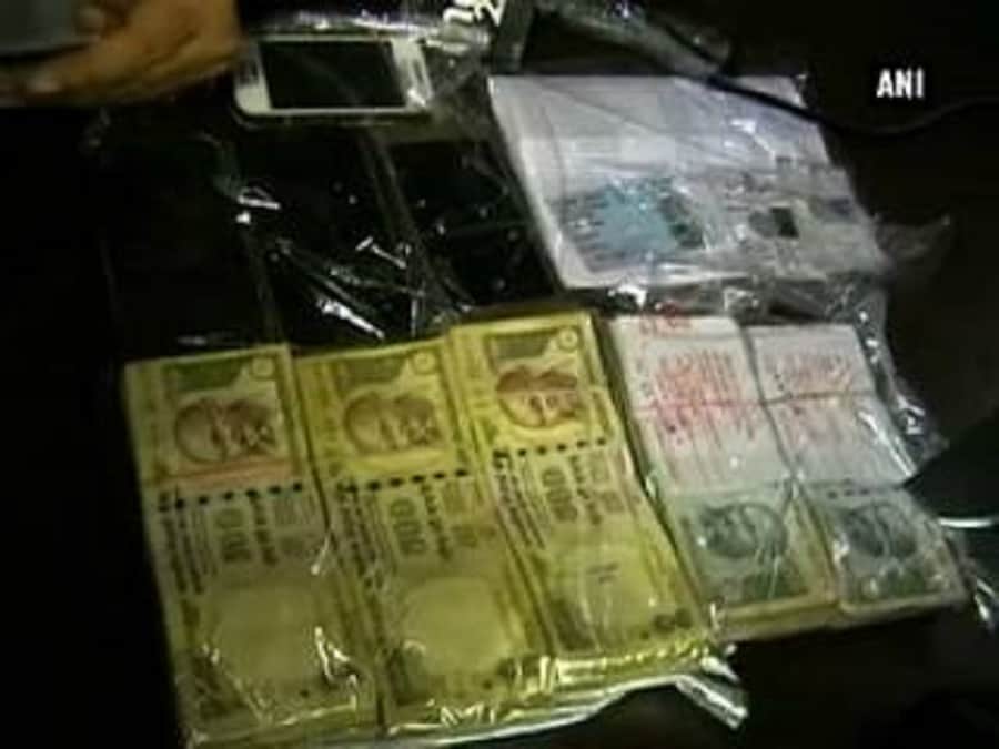 साइबर रैकेट का भंडाफोड़