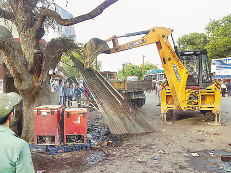 The second day of the poor municipality JCB