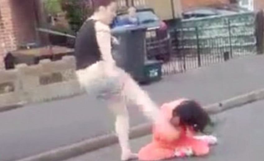 Shocking moment a vicious woman brutally beats up rival