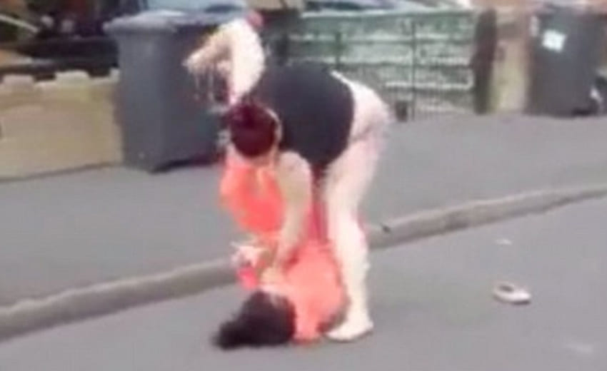 Shocking moment a vicious woman brutally beats up rival
