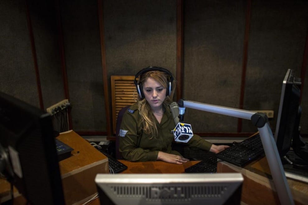 such life israil female soldier
