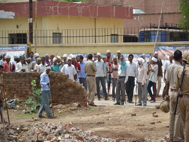 clash between police and satyagrahi in mathura