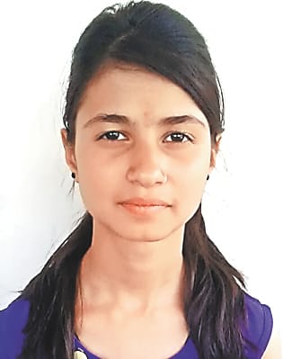 jyotshna bist toper of chmoli.