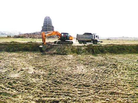 Madan Sagar lake excavation using two Poklend