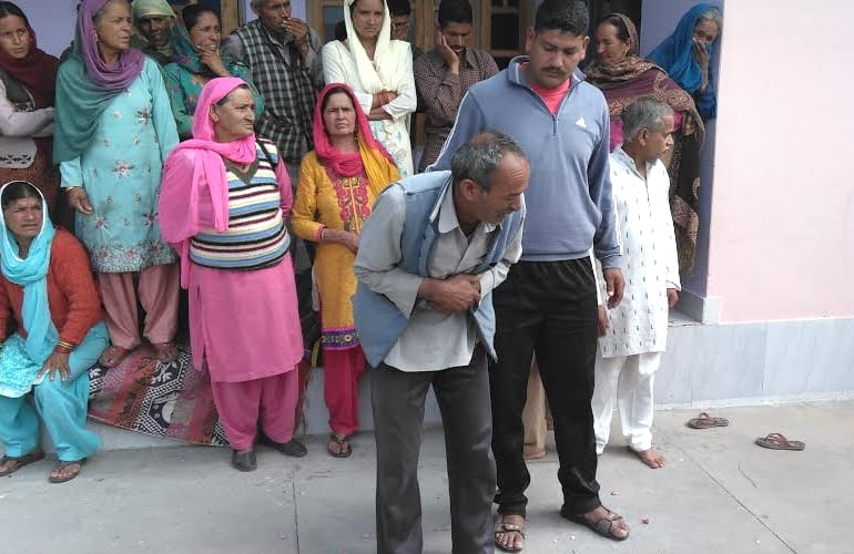 Funeral ceremony for martyr Bhupender kumar held at mandi, himachal.