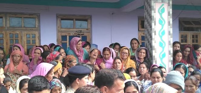 Funeral ceremony for martyr Bhupender kumar held at mandi, himachal.
