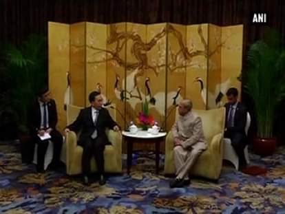 President Mukherjee meets Governor of Guangdong Zhu Xiaodan