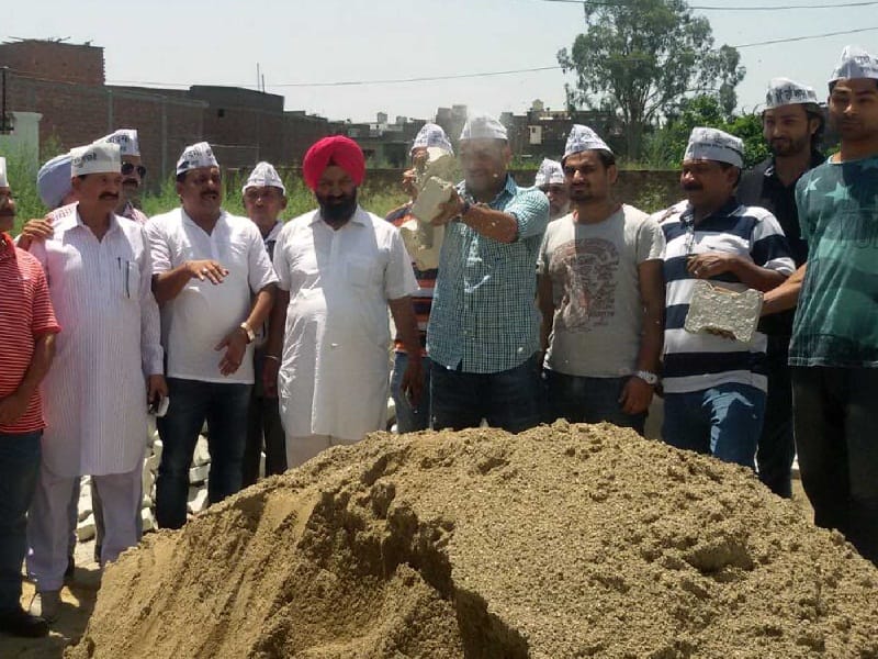 protest, pathankot protest, aap worker protest, pathankot, amritsar