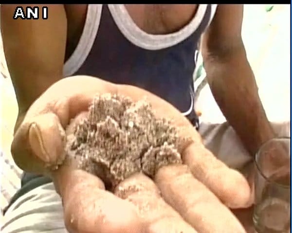 sand, mud and stones cured man’s disease