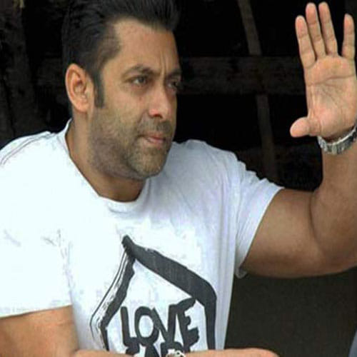 Arijit Singh issues public apology to Salman Khan