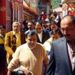 बदरीनाथ धाम के दर्शन करने जाते उद्योगपति मुकेश अंबानी। 