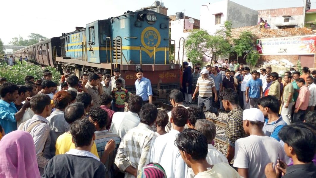 Women ended their lives slip by train