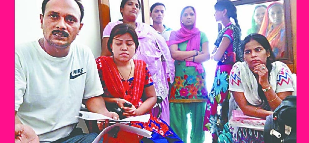 children wandering for admission