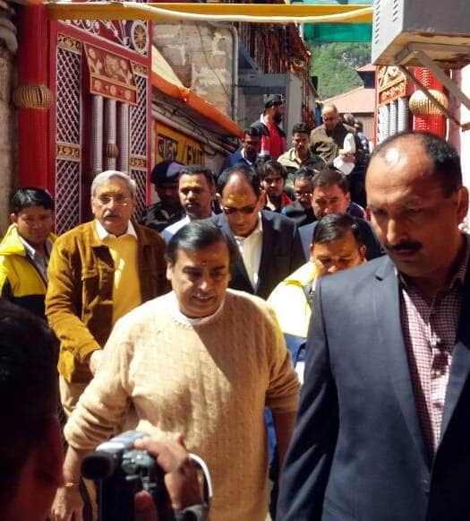 anil ambani reached in badrinath dham.