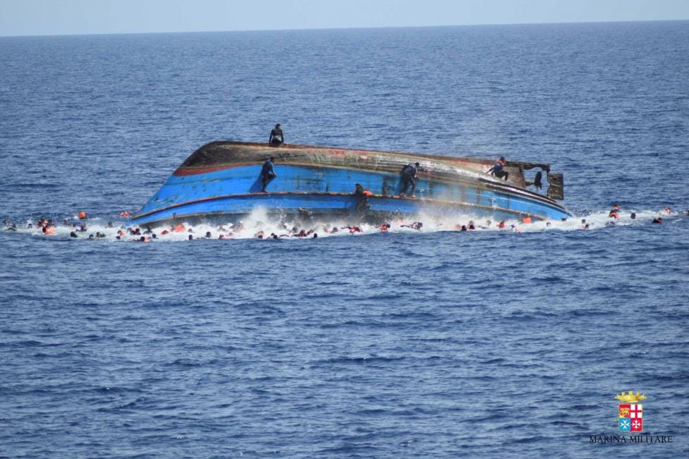boat capsizes in italy