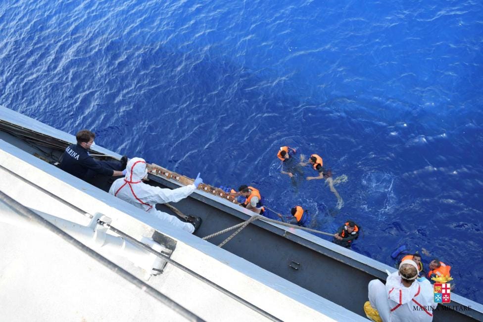 boat capsizes in italy