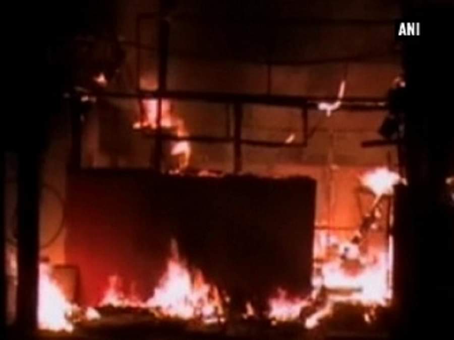 रेस्तरा में लगी आग