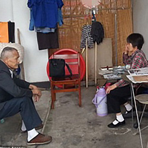 parents lived in toilet for past 10 years