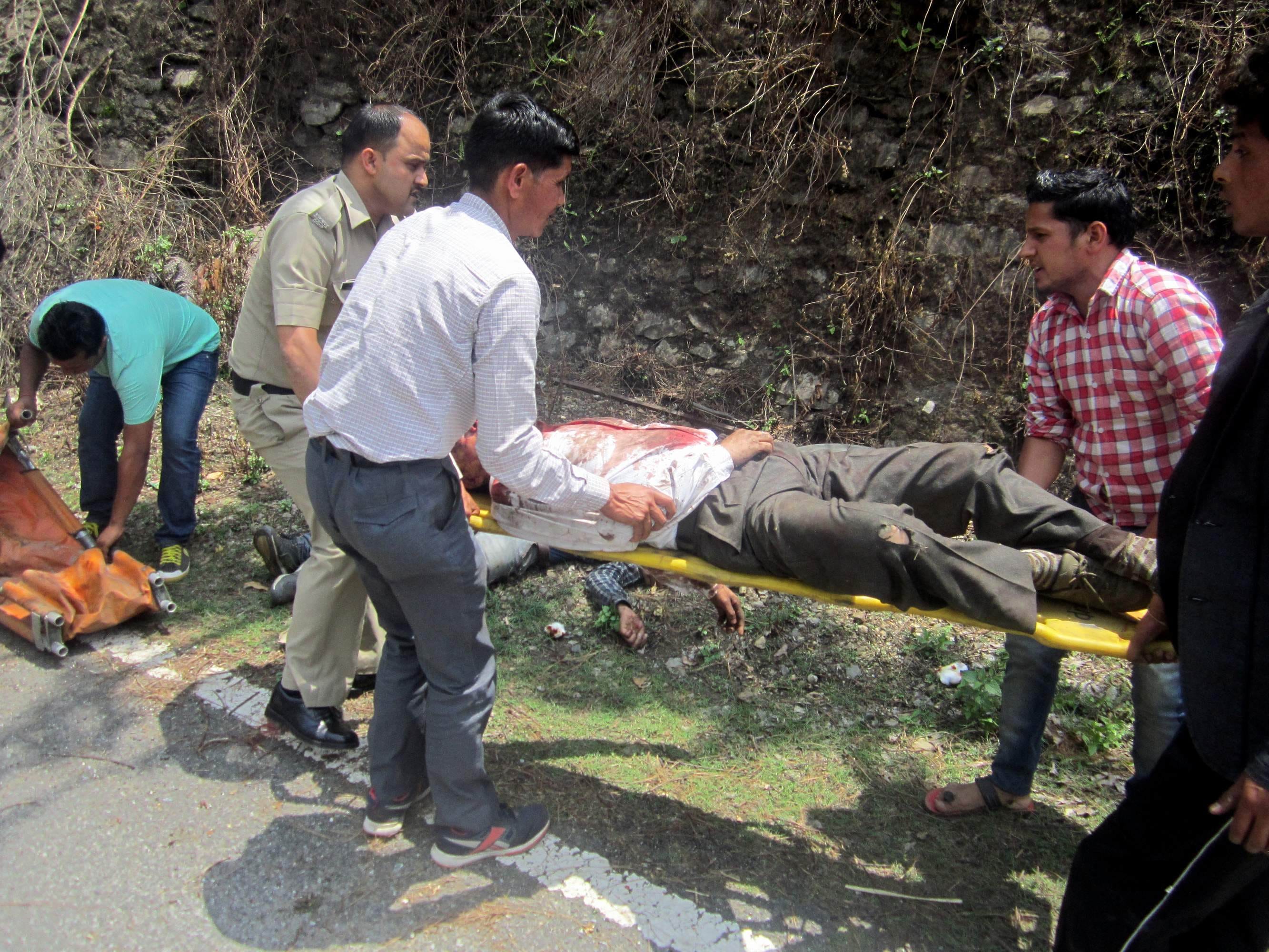 photos of road accident in gopeshwar