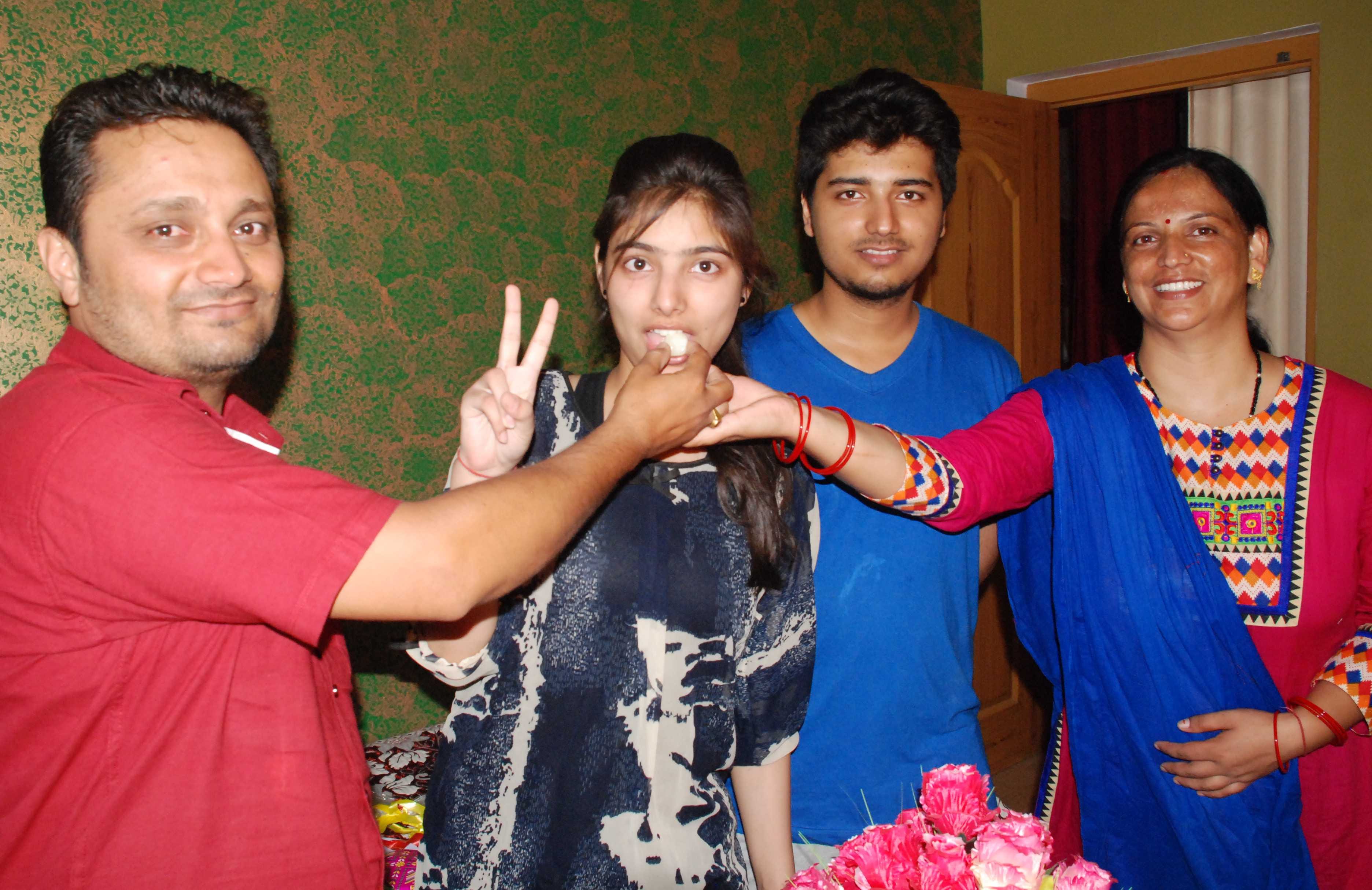 uttarakhand board intermediate topper priyanka is fan of priyanka chopra.