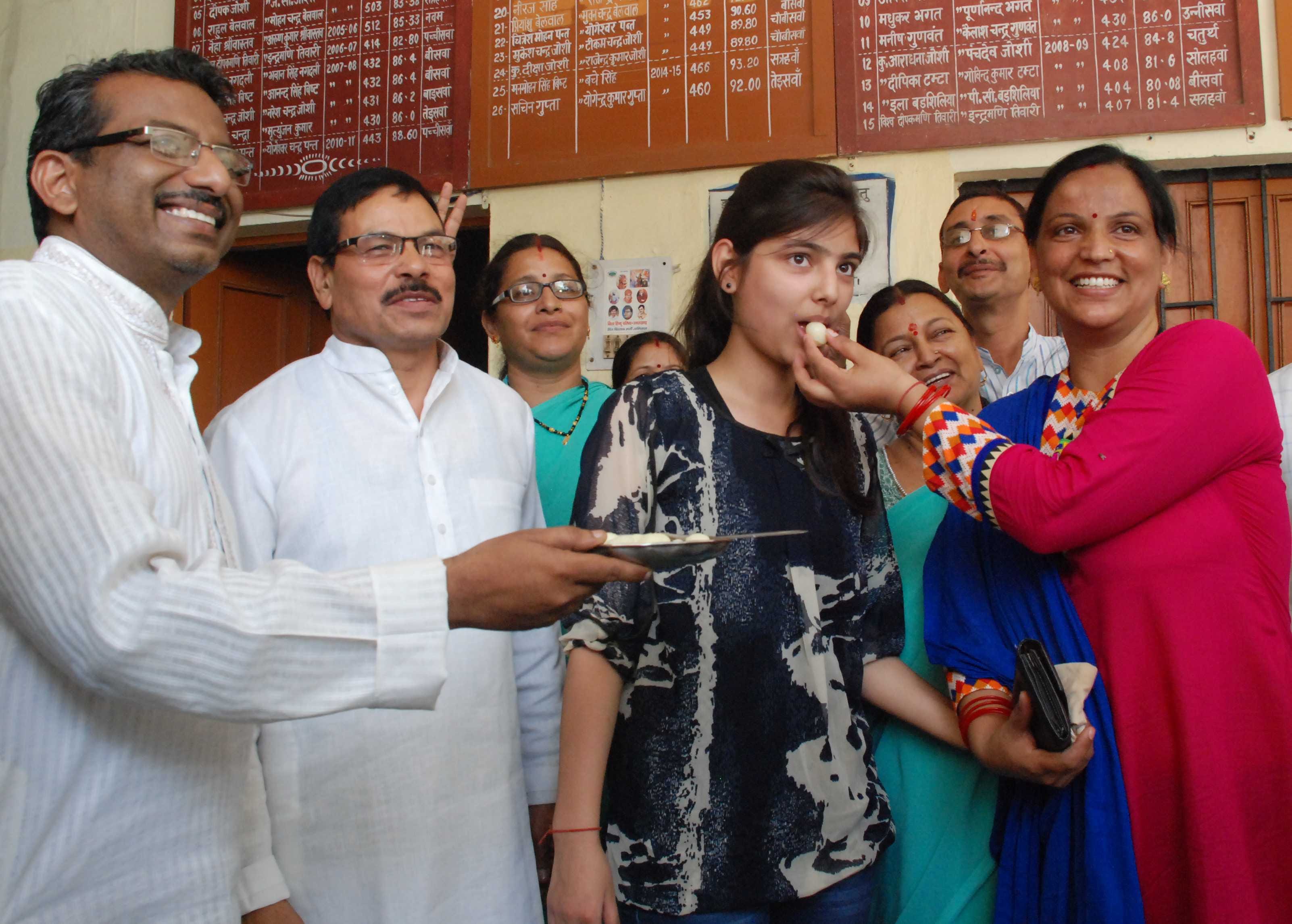 uttarakhand board intermediate topper priyanka is fan of priyanka chopra.