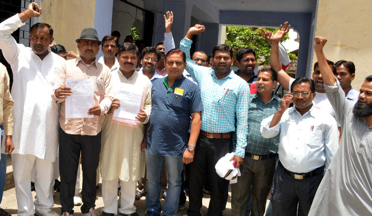 teachers given their demenad to dm