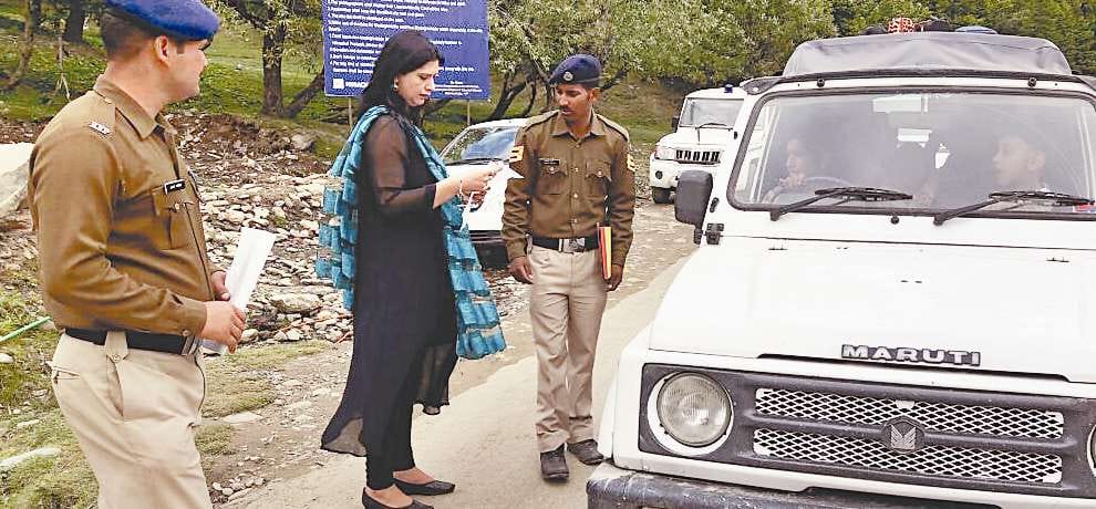 tourists have fake permits for rohtang