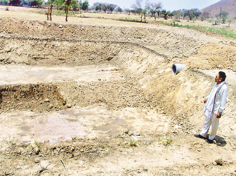 without any govt aid man dig pond