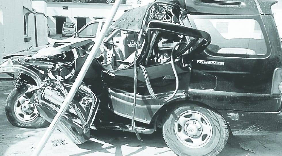 brutal accident in karnal, 2 killed, 7 injured
