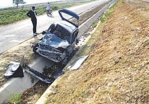 Blue Bull car on the highway collided with upturned, killing two