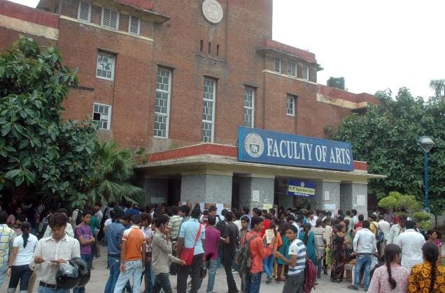 DU: Admission to the online but administration is still offline