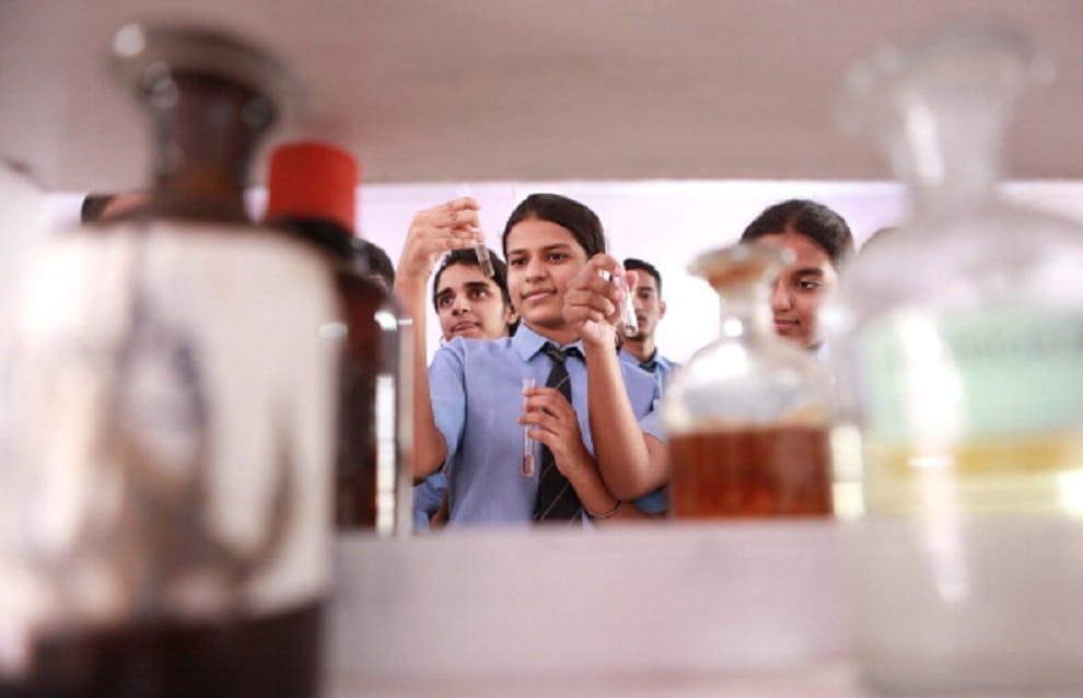 Center will open Atal Lab in schools of class six to eight standard