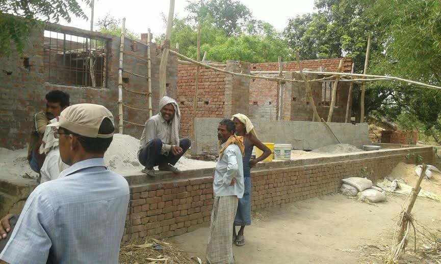Lohia housing visor down, a death