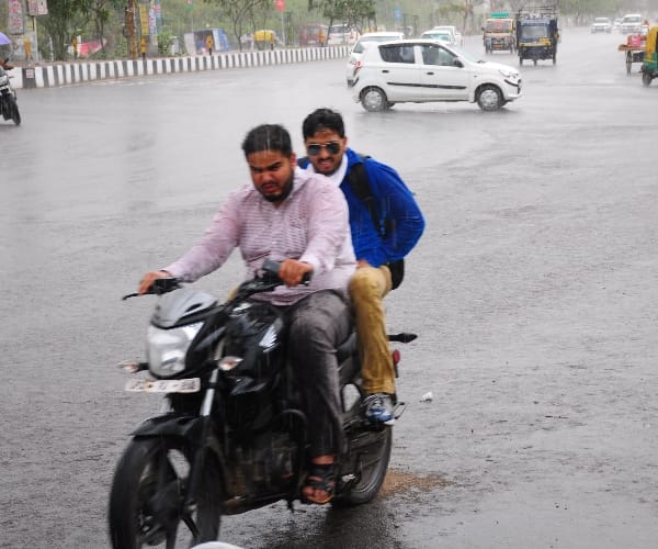 rain and fast wind in Lucknow.